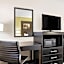 Super 8 by Wyndham La Crosse