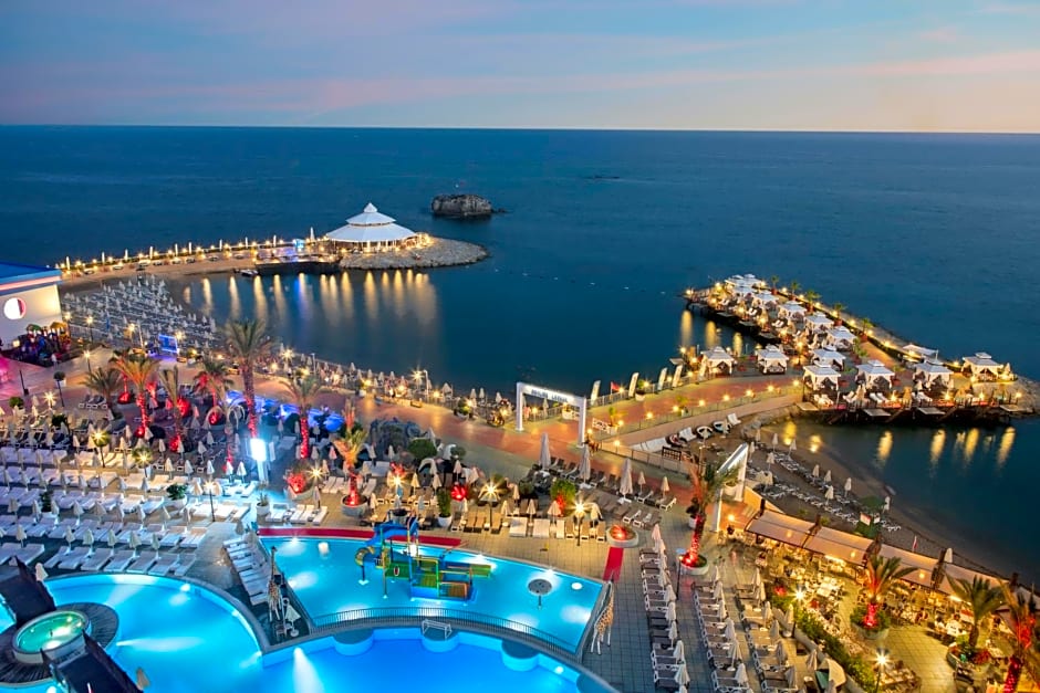 Granada Luxury Okurcalar