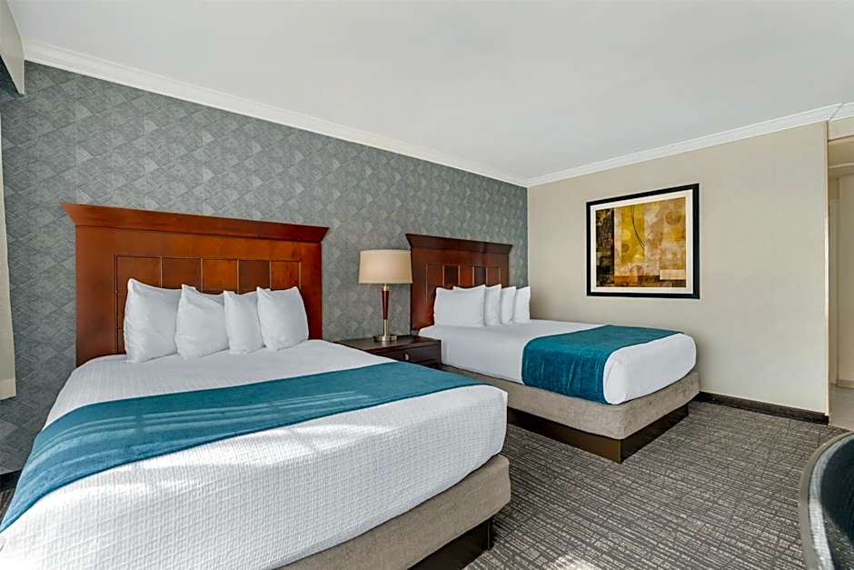 Best Western Plus Carriage Inn