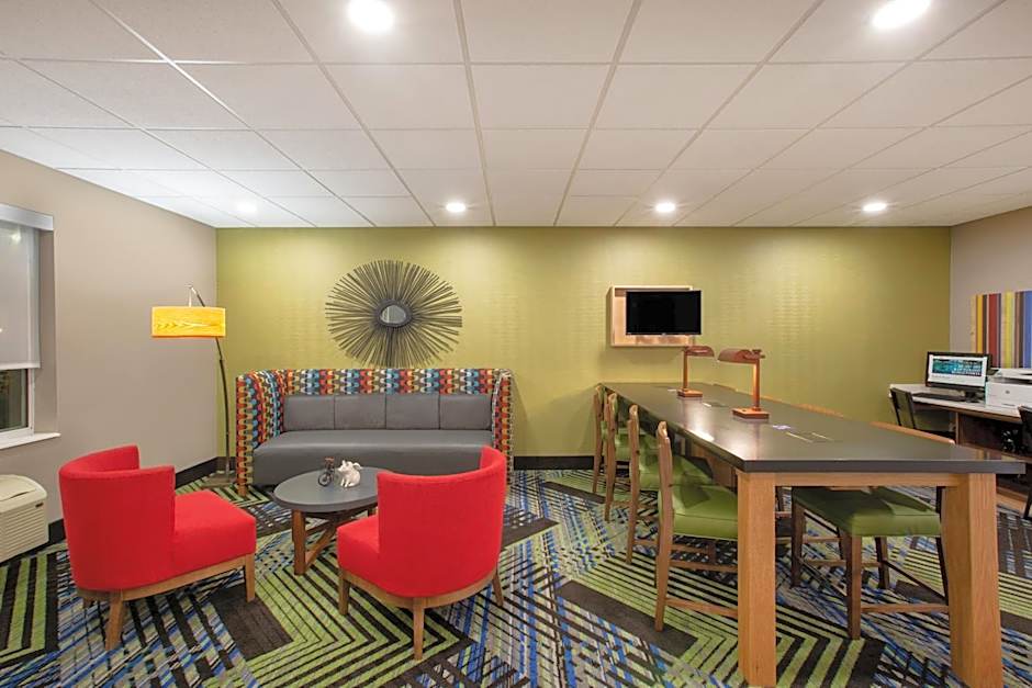 Holiday Inn Express Hotel & Suites Columbus By IHG