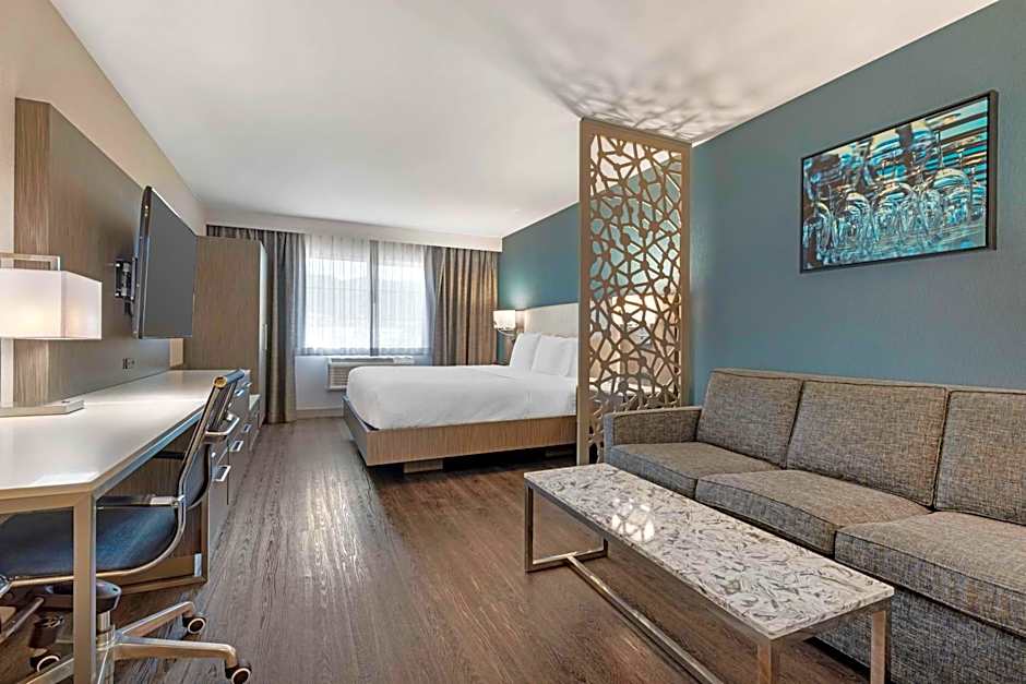 Best Western Plus Temecula Wine Country Hotel & Suites