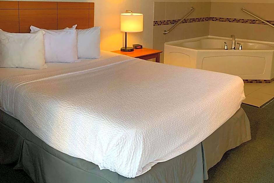 Days Inn by Wyndham Louisville Airport Fair and Expo Center