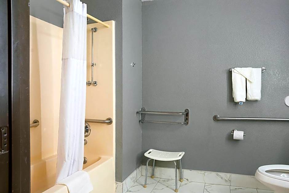 Days Inn by Wyndham Omaha - West Dodge