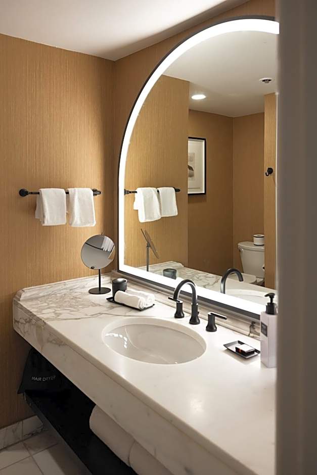 Omni Las Colinas Hotel