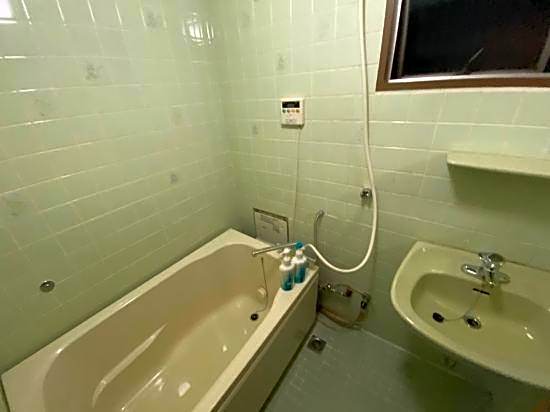 Yoyogi Apartment 2-401