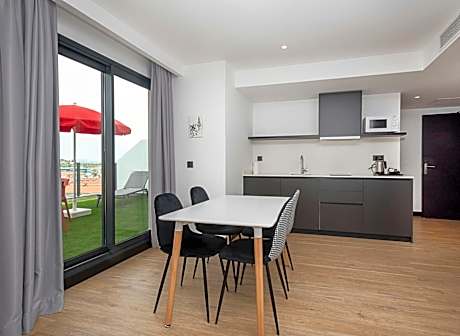 Double or Twin Room with Terrace