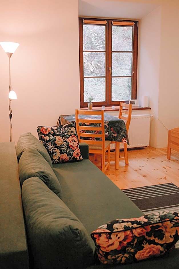 Zamkowa, Pokoje Gościnne