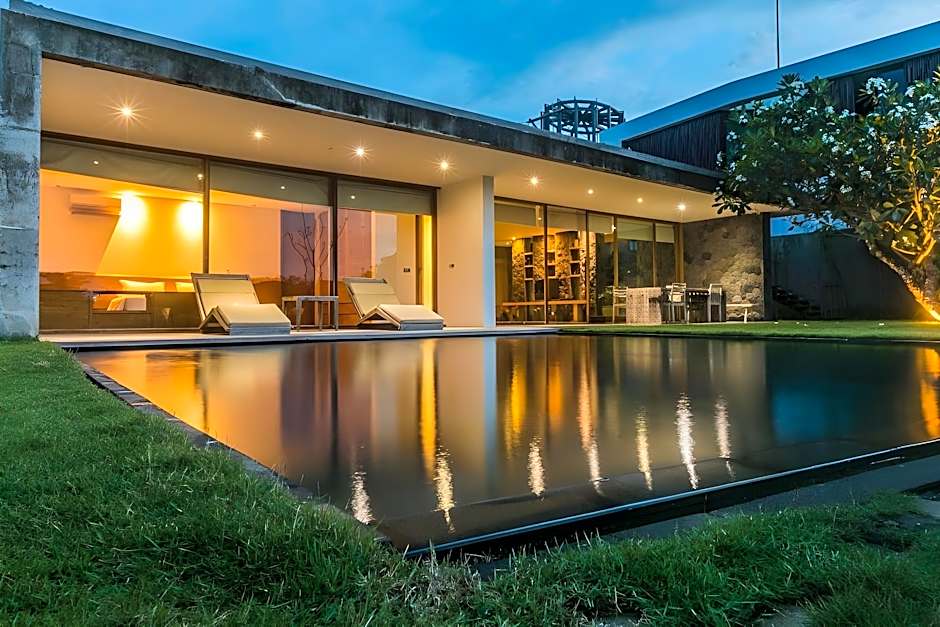 Jimbaran Balangan Beach Front Villa Nakar