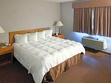 1 King Bed | Mob Acc RI Shwr Nsmk Micfridg