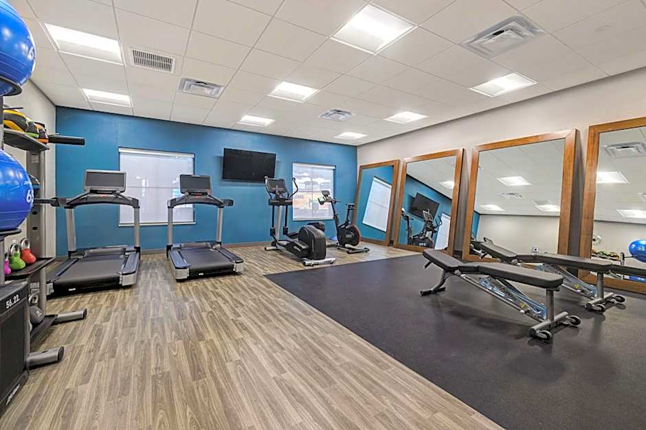 Hampton Inn By Hilton & Suites Marina