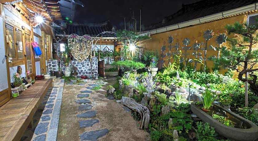 Happiness Full Hanok Guesthouse Jeonju