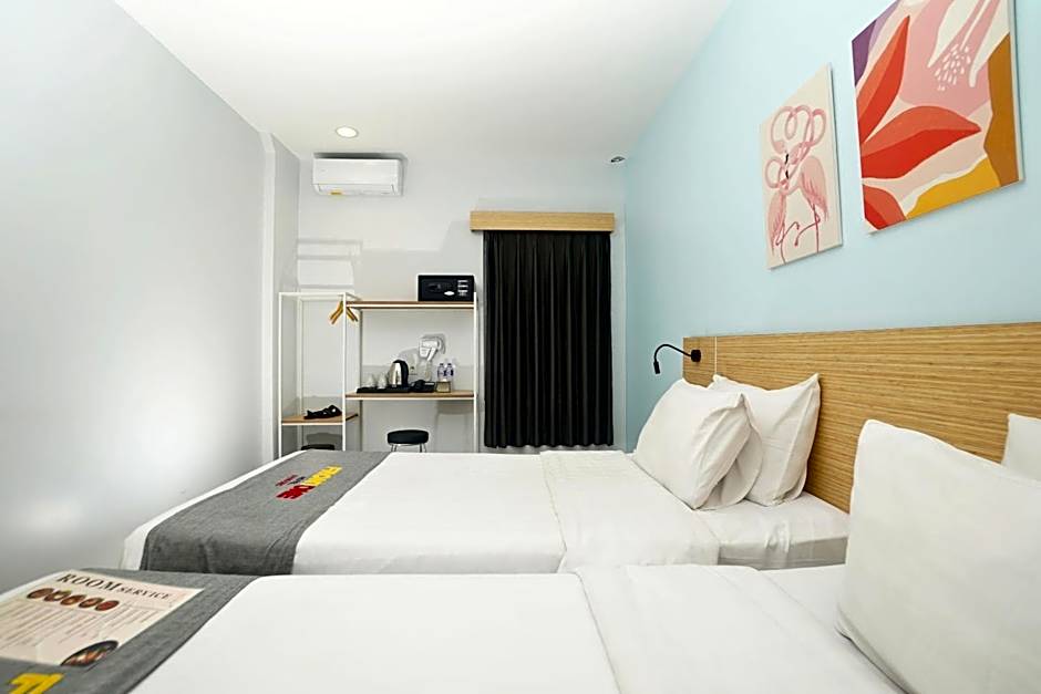 Front One Hotel Pasir Koja Bandung