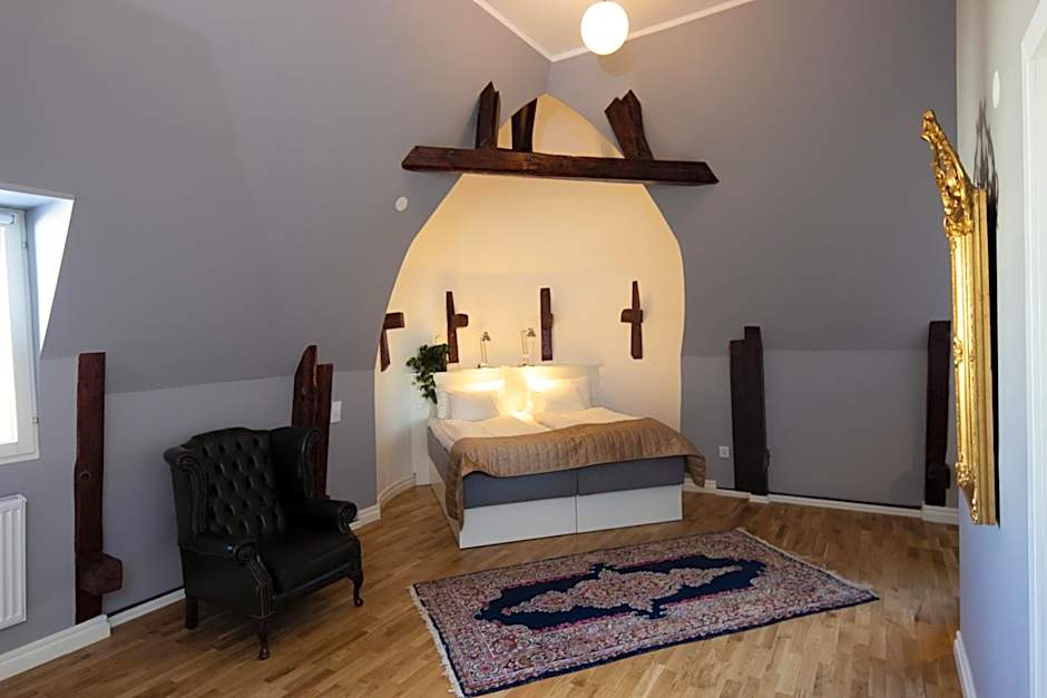 Photo 1 of 4 of Suite