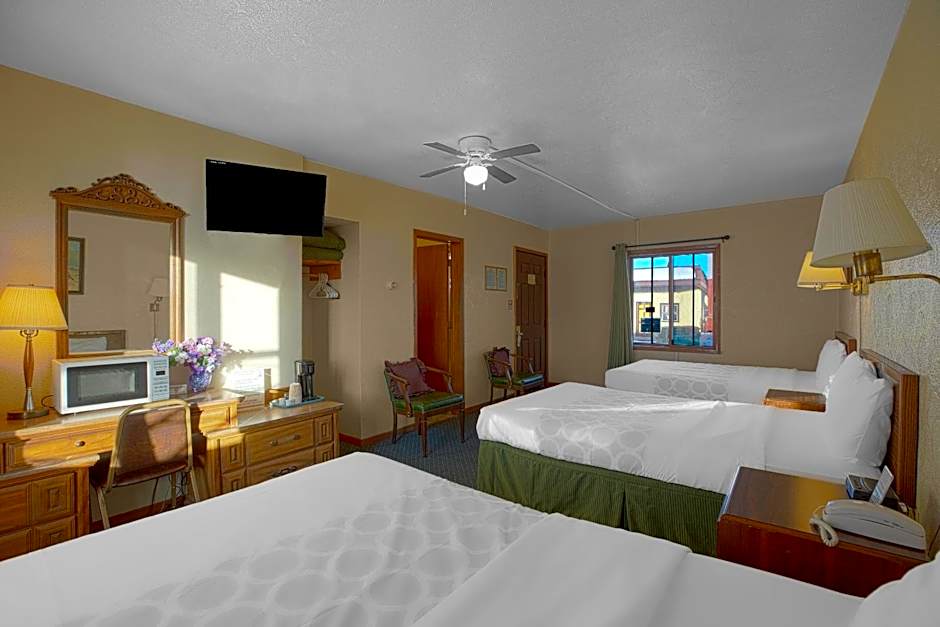 Love Hotels Silver Street by OYO at Hurley WI