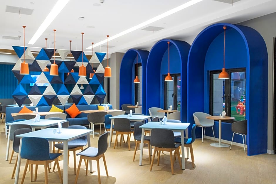 HOLIDAY INN EXPRESS Shanghai Tourism Zone