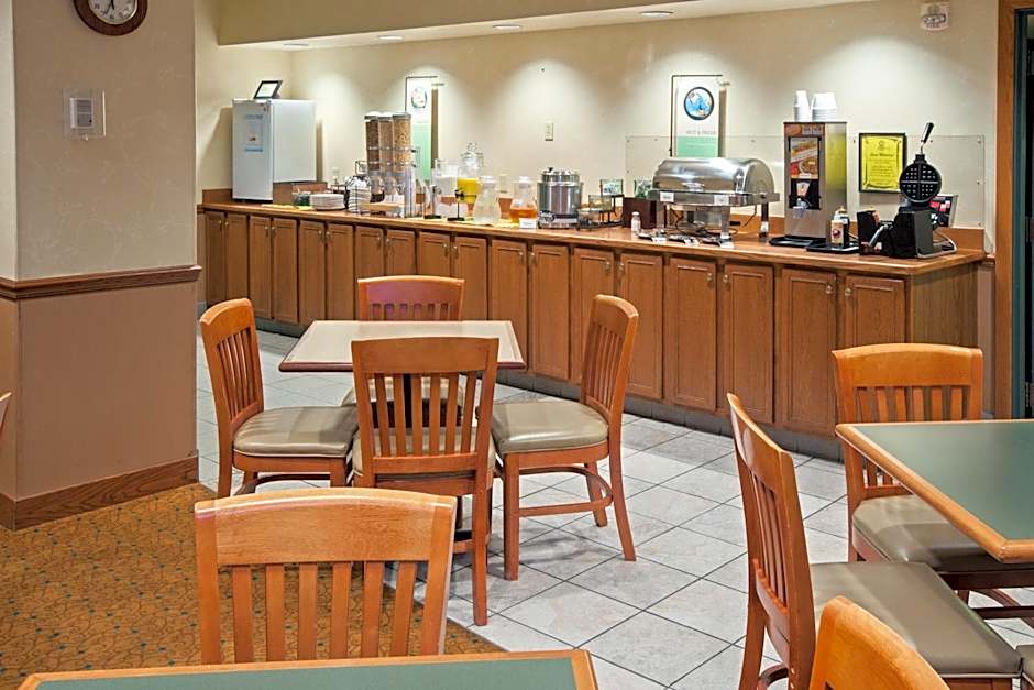 Country Inn & Suites by Radisson, Lansing, MI