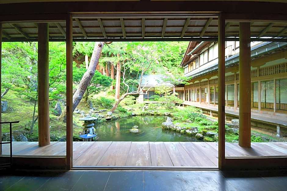 高野山 宿坊 龍泉院 -Koyasan Shukubo Ryusenin-