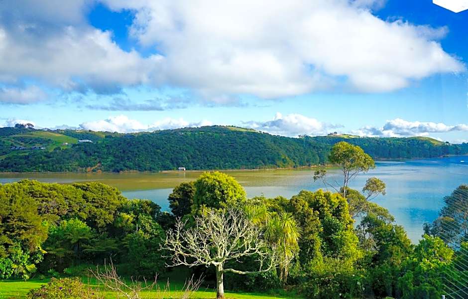 Le Chalet Waiheke Apartments