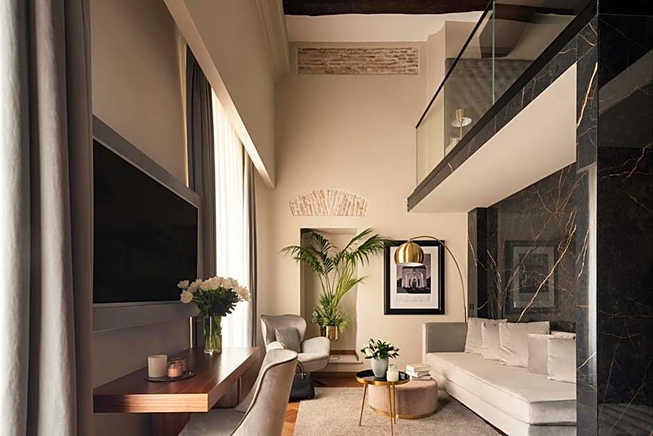 Photo 1 of 8 of Suite, View