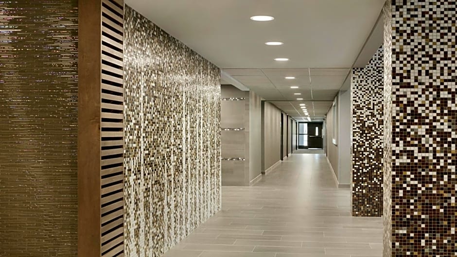 Holiday Inn Express Williamsbrg Busch Gardens Area By IHG