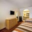 Scottish Inn & Suites IAH West
