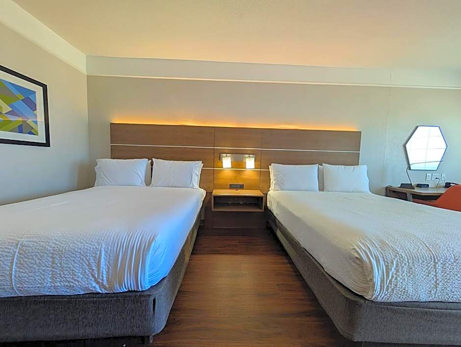 Holiday Inn Express & Suites Galveston West - Seawall