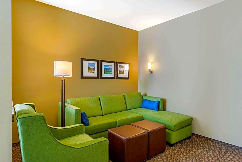 Comfort Suites Burlington near I-5