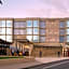 Garde and Warders Hotel
