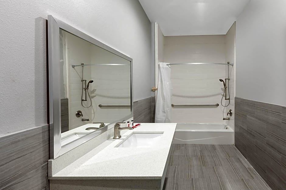 Baymont by Wyndham Houston Hobby Airport