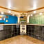 Freer Executive Inn & Studios by OYO