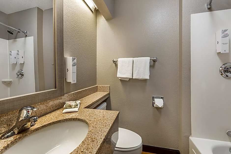 Red Roof Inn Erie - I-90