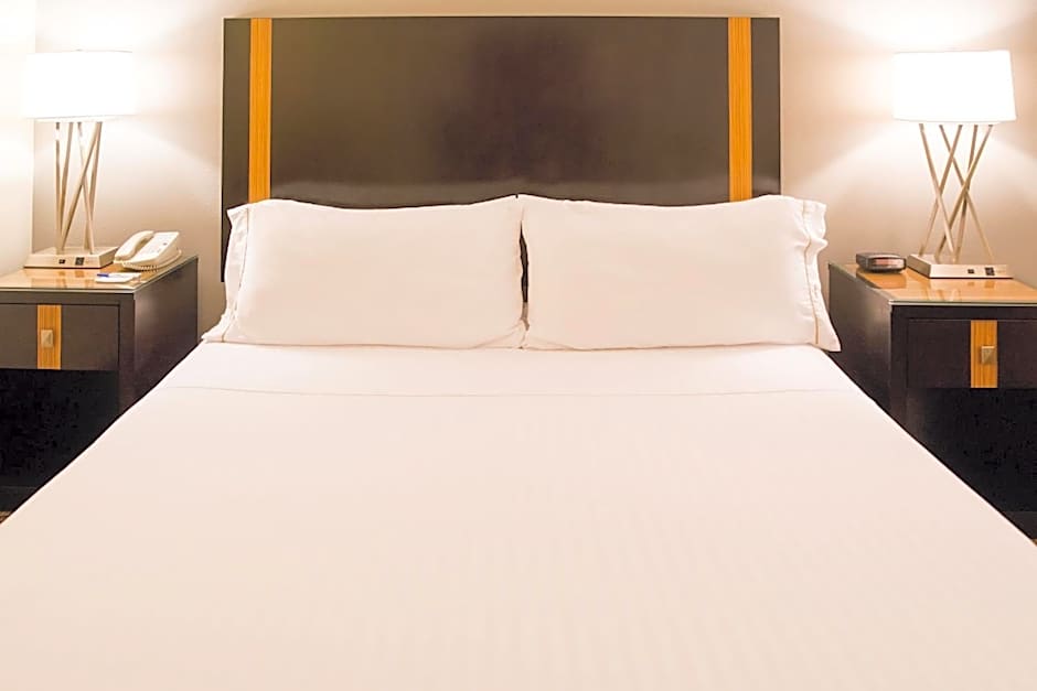 Holiday Inn Express Hotel & Suites Chanhassen By IHG