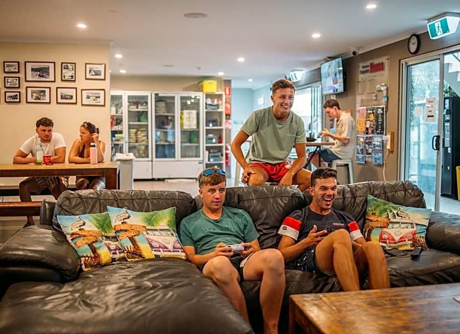 Noosa Flashpackers