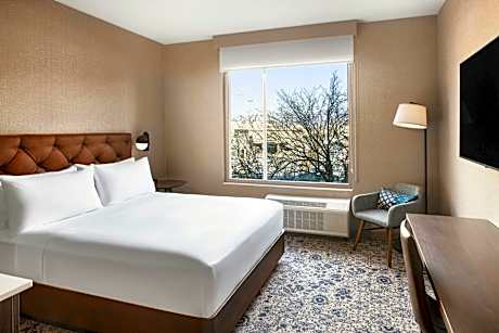 Kitchenette, 1 King, Guest room, 1 King, City view