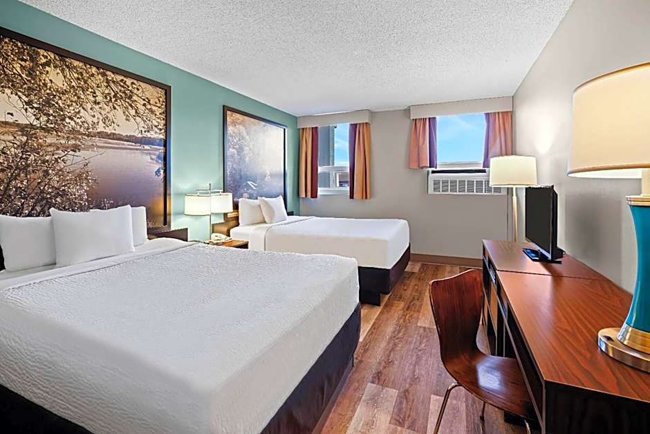 Super 8 by Wyndham Thunder Bay