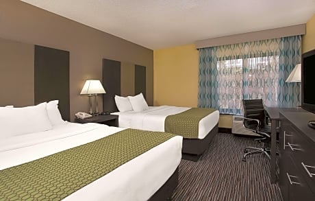 1 King Bed Non-Smoking