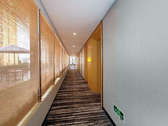 Super 8 Hotel