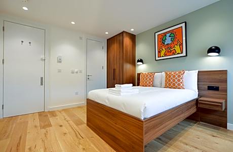 Deluxe Studio Apartment