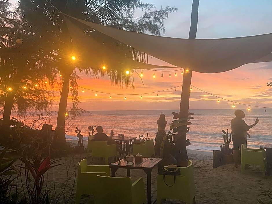 Secret Beach Bungalows