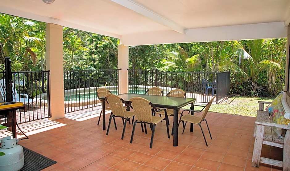 Apollo Jewel Beachfront Apartments