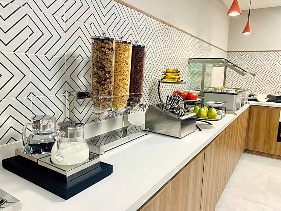 Holiday Inn Express Guadalajara Vallarta Poniente By IHG