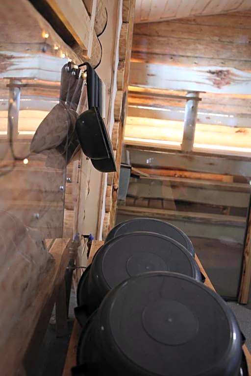 Rafi - The Village of Silence, Aurora Cabin 3