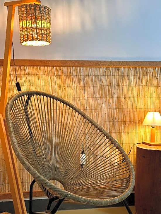 Parador 7 Bangalô, Praia do Parracho, 1,0 km da Rua Mucugê