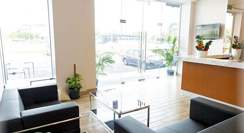 THE CROWN HOTEL @ KLIA 