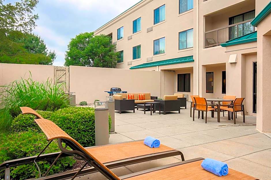 Courtyard by Marriott Topeka