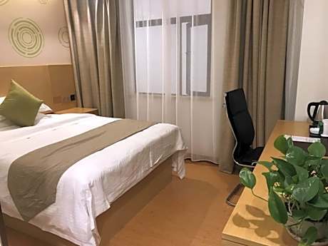 Hotel Queen Room