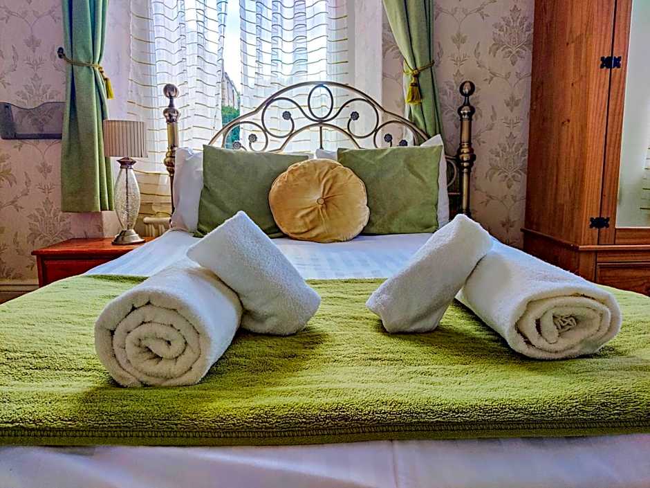 Wentworth House - Free Parking