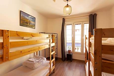 Quadruple Room with Private Bathroom