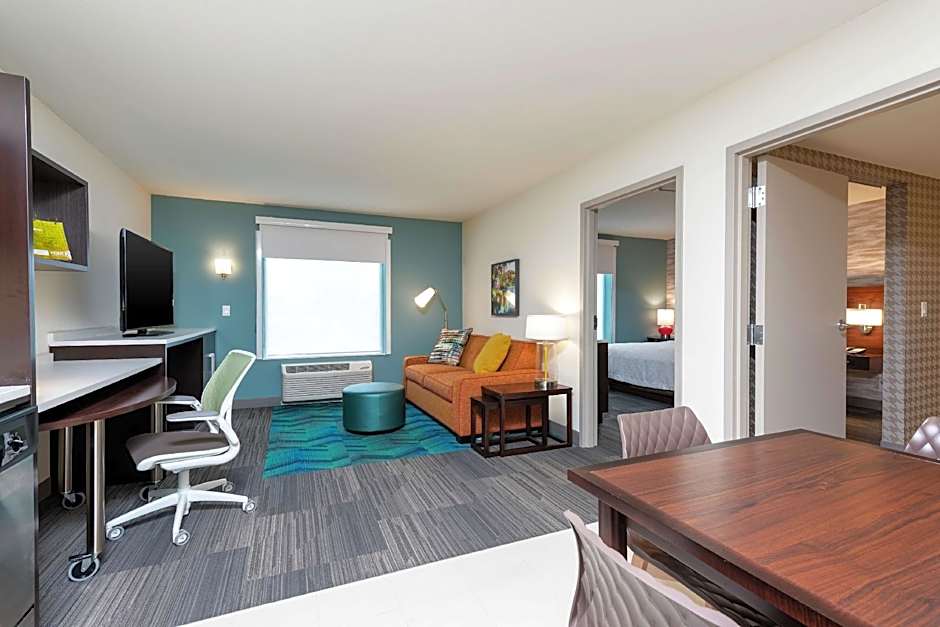 Photo 1 of 5 of 1 Bedroom 1 Queen Bed Suite, Bathtub