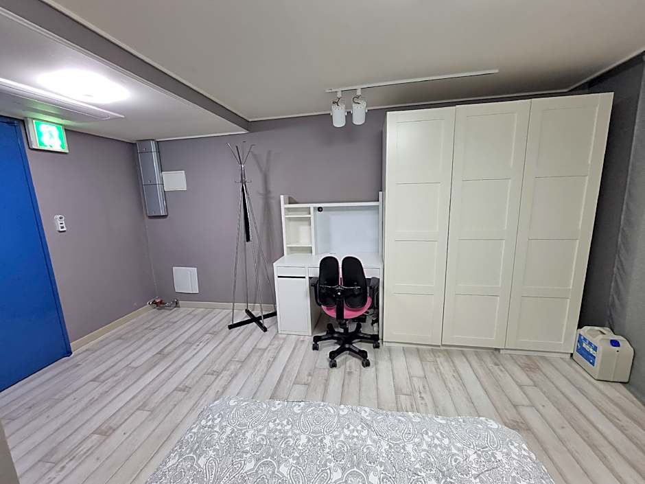 Bluehum Guesthouse